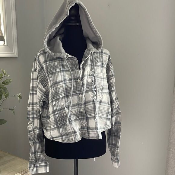 American Eagle Gray Plaid Button down crop top w/hood. Size‎ Small - Picture 1 of 8